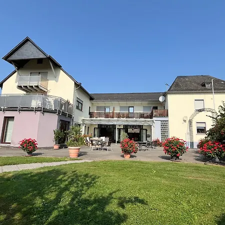 Weingut Lindenhof 3* Thornich