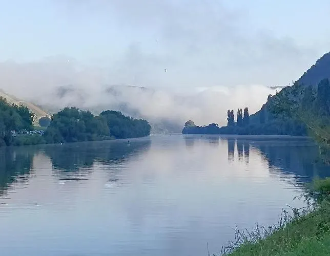 בית הארחה Weingut Lindenhof