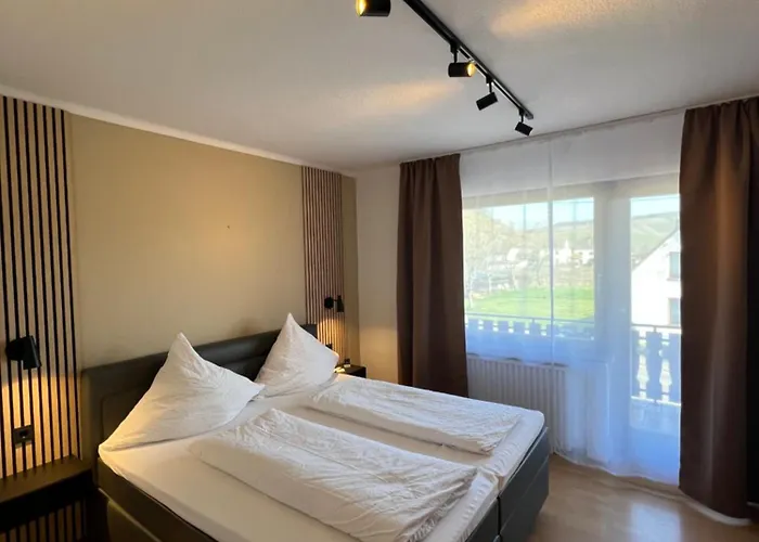 Weingut Lindenhof 3* Thornich